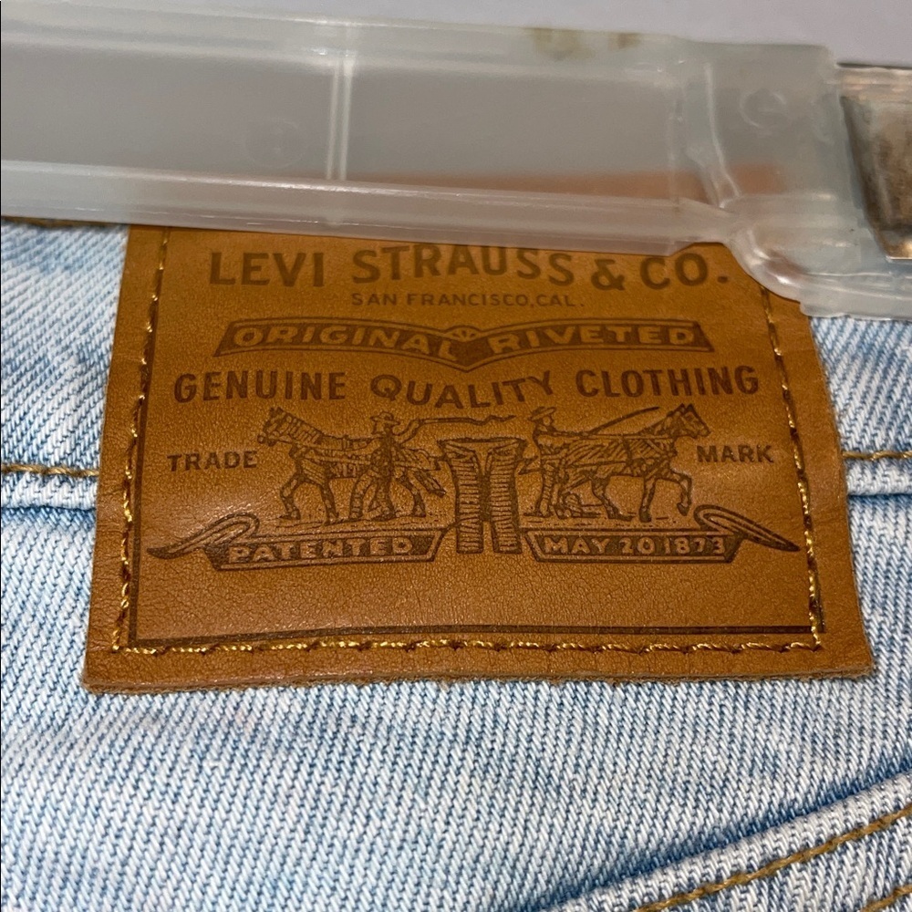 Levi's jean shorts w/jewels - Picture 3 of 6